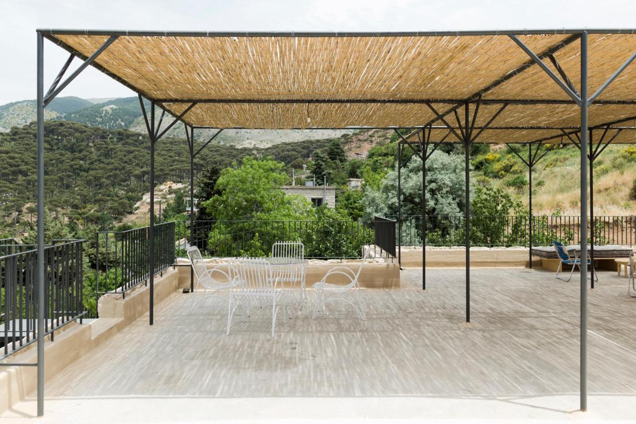 La Maison Des Sources Ain Zhalta Exterior photo
